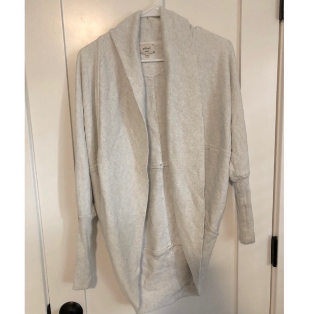 Aritzia Wilfred sweatshirt